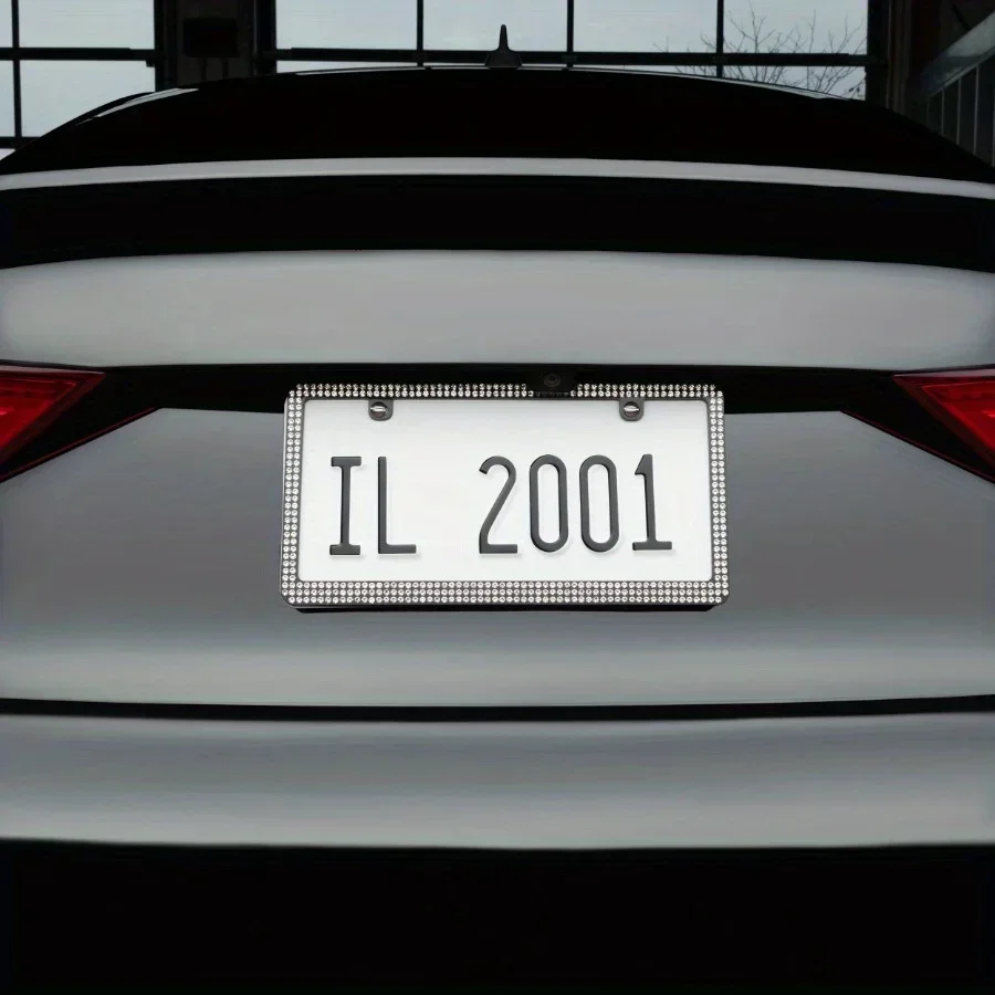 إطار لوحة ترخيص معدني أسود لامع مرصع بأحجار الراين وآمن لغسيل السيارات. الحجم القياسي