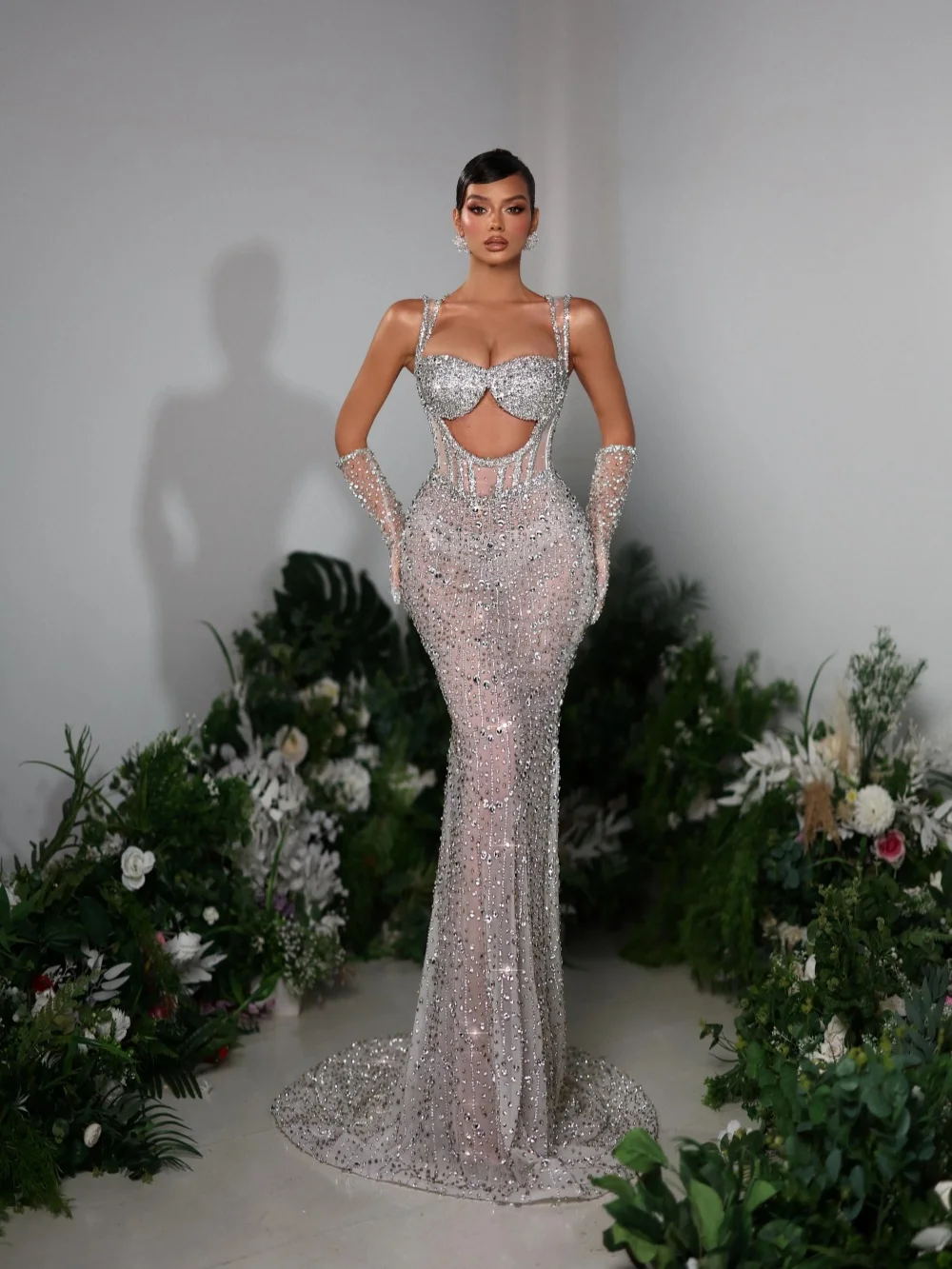 Abbagliante abito da sera a sirena in cristallo argento senza guanti Abito da cerimonia nuziale con illusione di lusso Abiti da ballo chic personalizzati