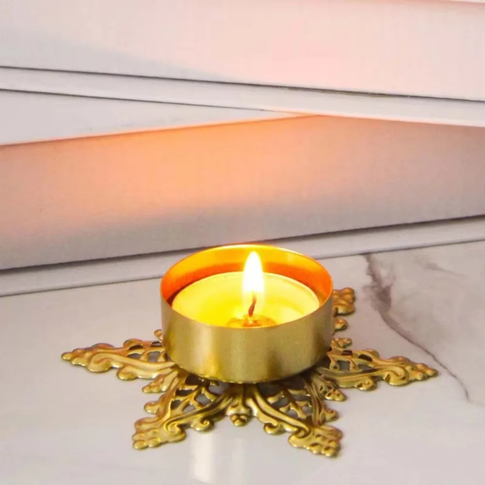 

2 Pcs Retro Gold Geometric Hollow Candle Holder Exquisite Rust-proof Iron Candle Holder Unique Floral Candle Stand Bedroom