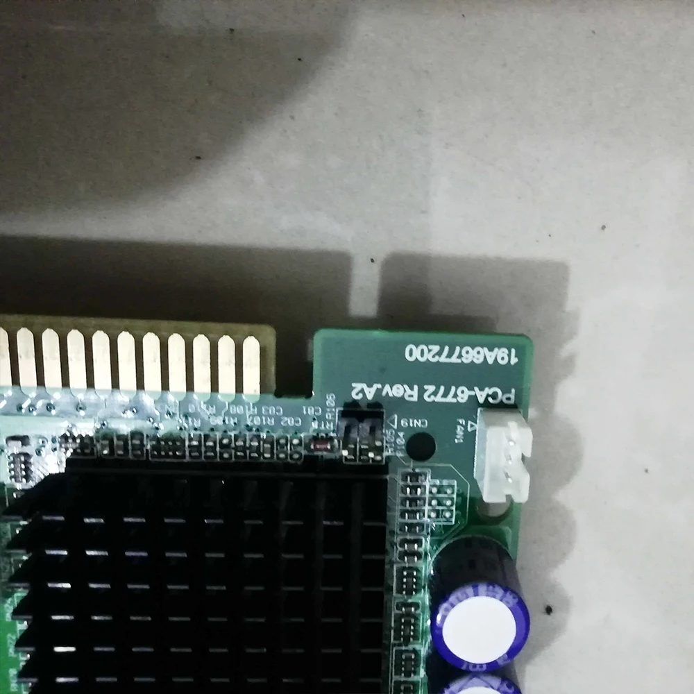 

PCA-6772 для материнской платы промышленного управления Advantech PCA-6772 Rev A2