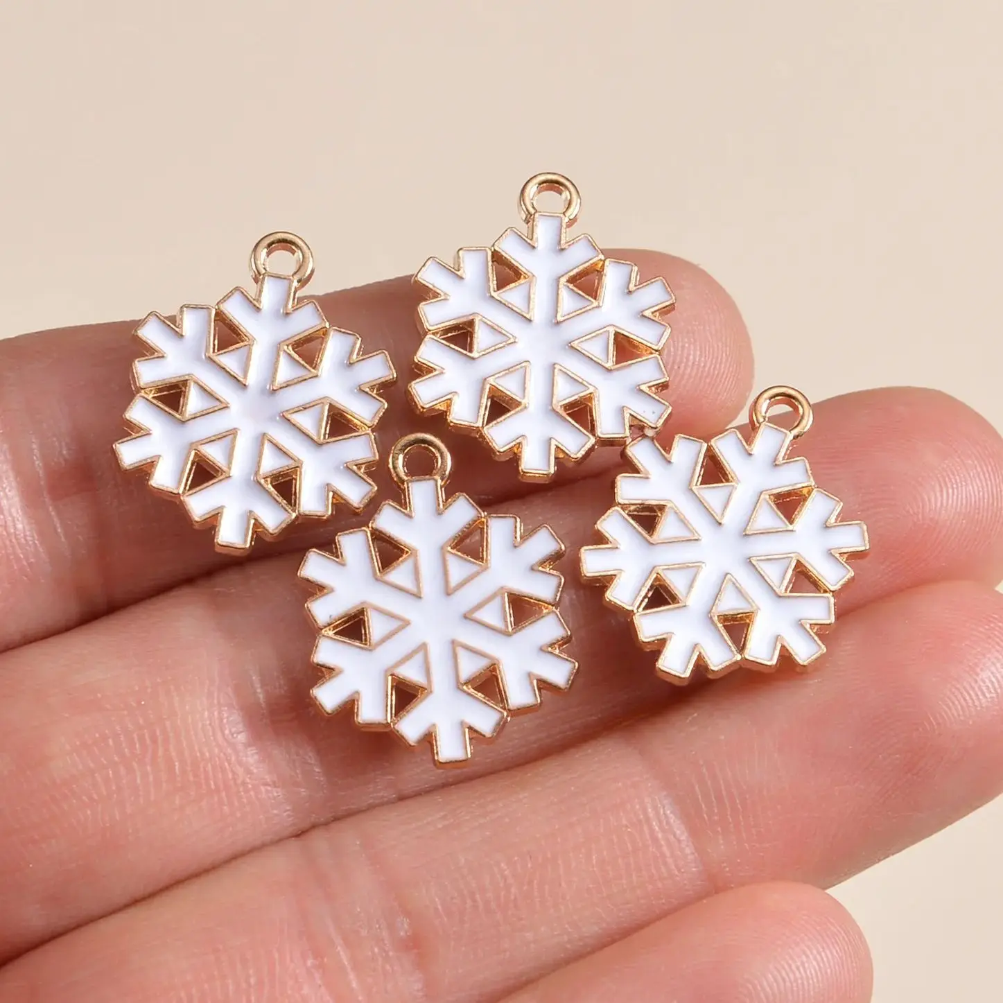 50pcs White Green Color Snowflake Snow Charms Christmas Pendant Findings Accessories DIY Jewelry Wholesale