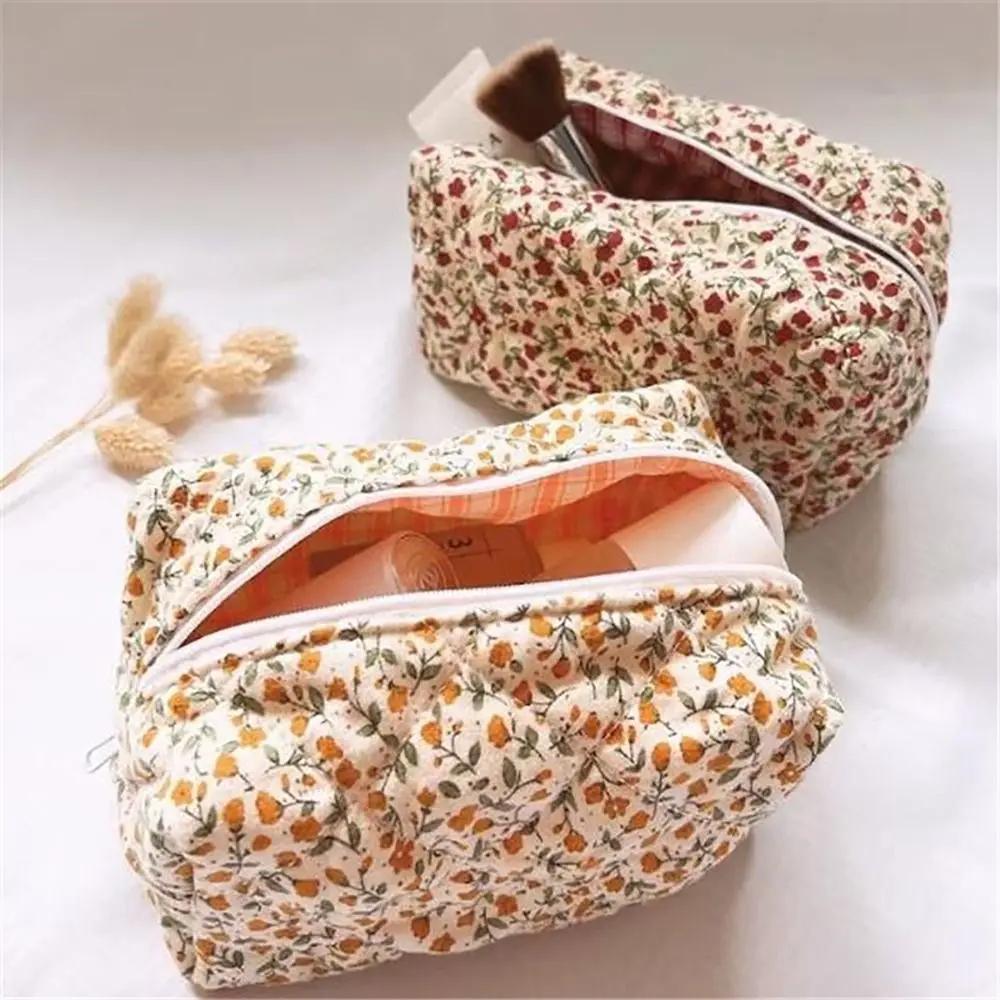 Floral Puffy Quilted Makeup Bag Flower Printed Large Travel Cosmetic Bag Women Cosmetic Pouch Toiletry Handbag Storage Pouch