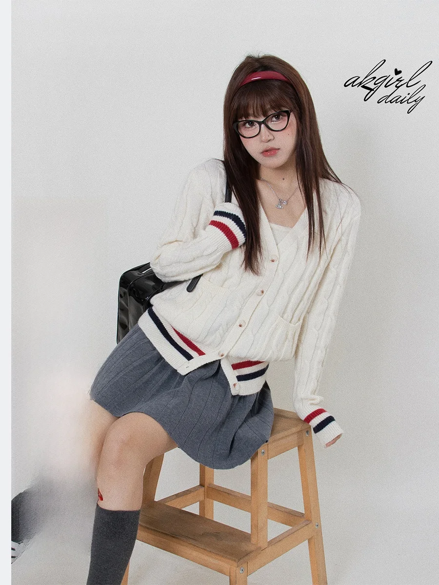 

Женский кардиган Slim Fit с V-образным вырезом, вязаный, повседневный, с длинными рукавами, стандартной длины, на пуговицах