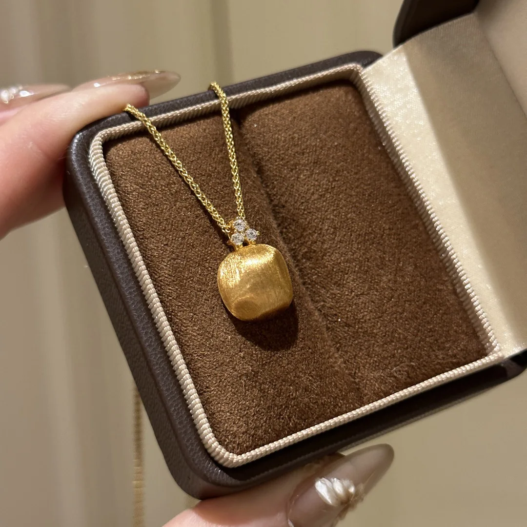 Vintage stereoscopic brushed small bread necklace for women cute and exquisite silk texture Pendant collar chain banquet jewelry