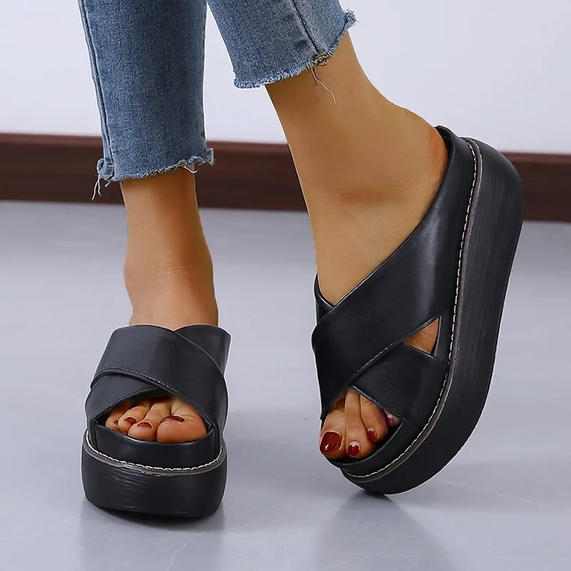 New Sandals Female Summer Outdoor Wear Women\'s Shoes Open Toe Waterproof Platform Slope Heel Thick Bottom Slippers Sand