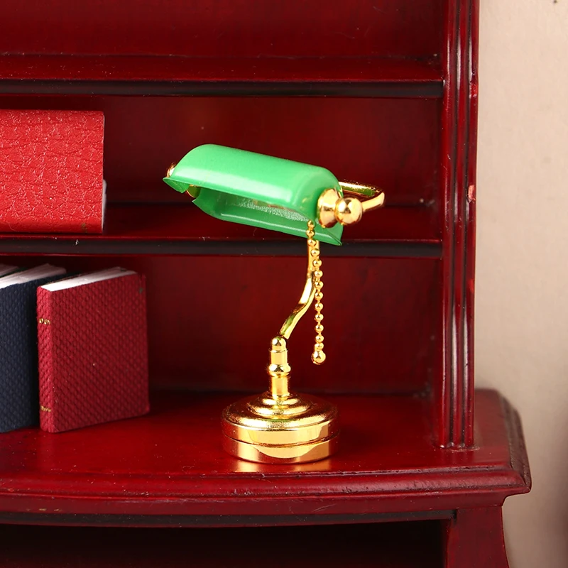 1:12 Dollhouse Miniature Desk Lamp LED Lamp Green Postman Light Lighting Home Furniture Model Decor Toy Doll House Accessories