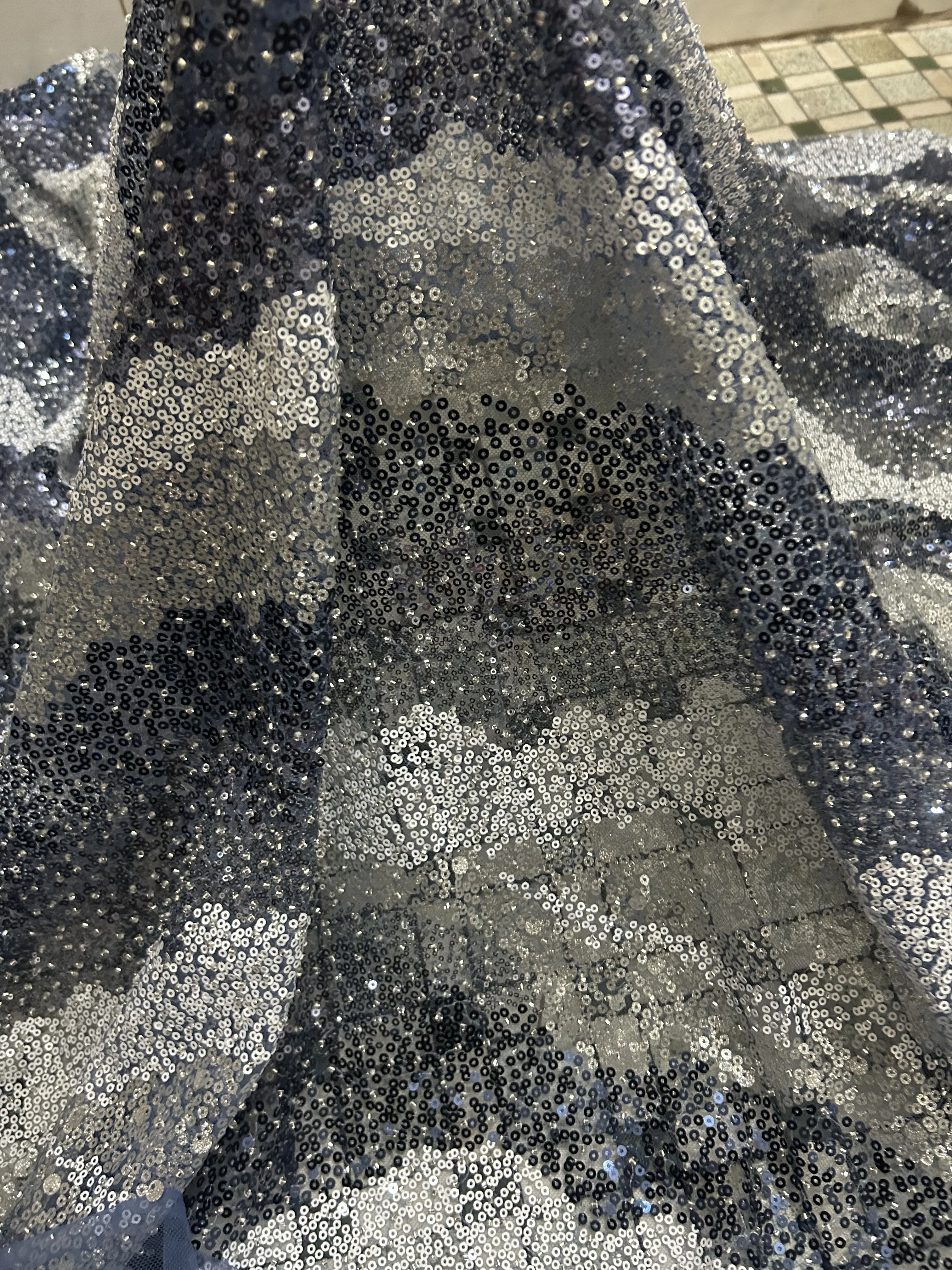 

Good Looking Design French Nigerian Sequins Beads Lace Fabric 42-71005 Embroidered Tulle for Wedding Show or Party Dress