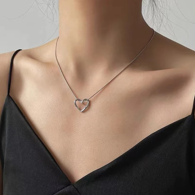 New Heart Necklace Ladies Clavicle Chain Neck Choker Necklaces for Women Jewelry Free Dropshipping Wholesale