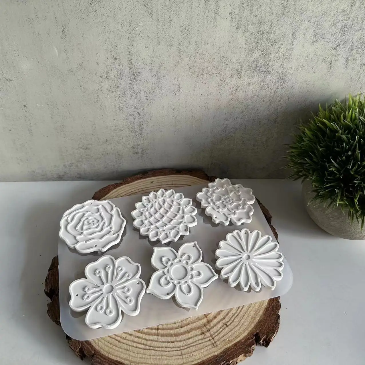 Diy Flower Pendant Plaster Mold Sun Flower Mold Flower Drop Glue Mold