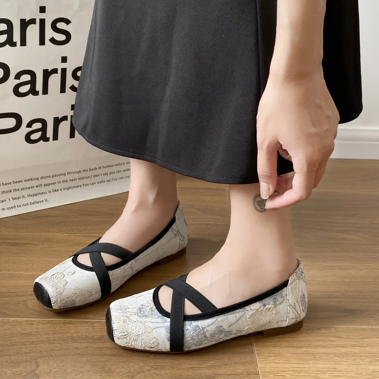 

Woman Ballet Flats Female Luxury Retro Classic Square Toe Embroidery Elastic Band Ballerina Flats Ladies Soft Loafers Mary Jane