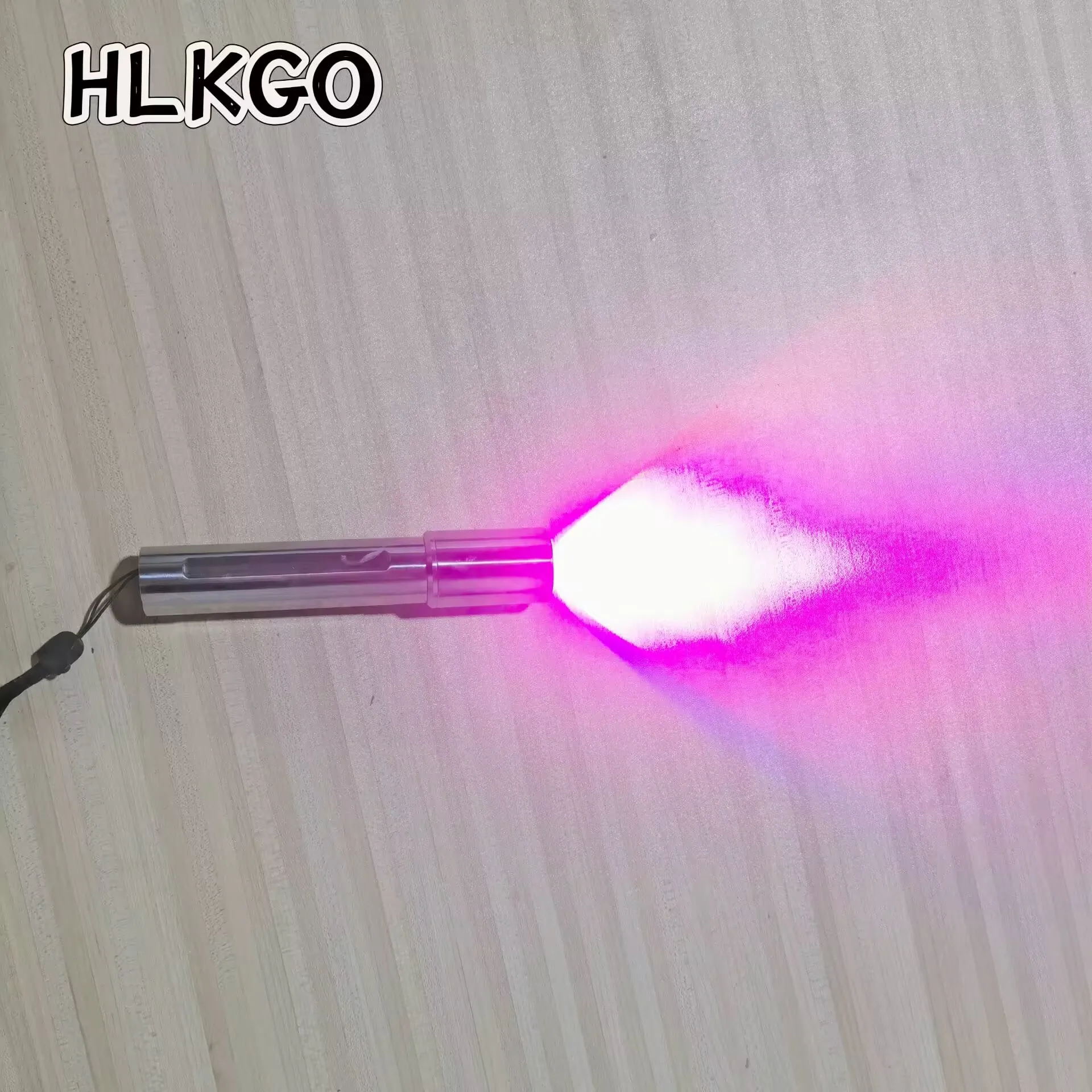 

Portable Red Light Therapy Torch for Muscle Recovery & Arthritis Pain - 5-in-1 LED Technology Safe for Dogs and Humans