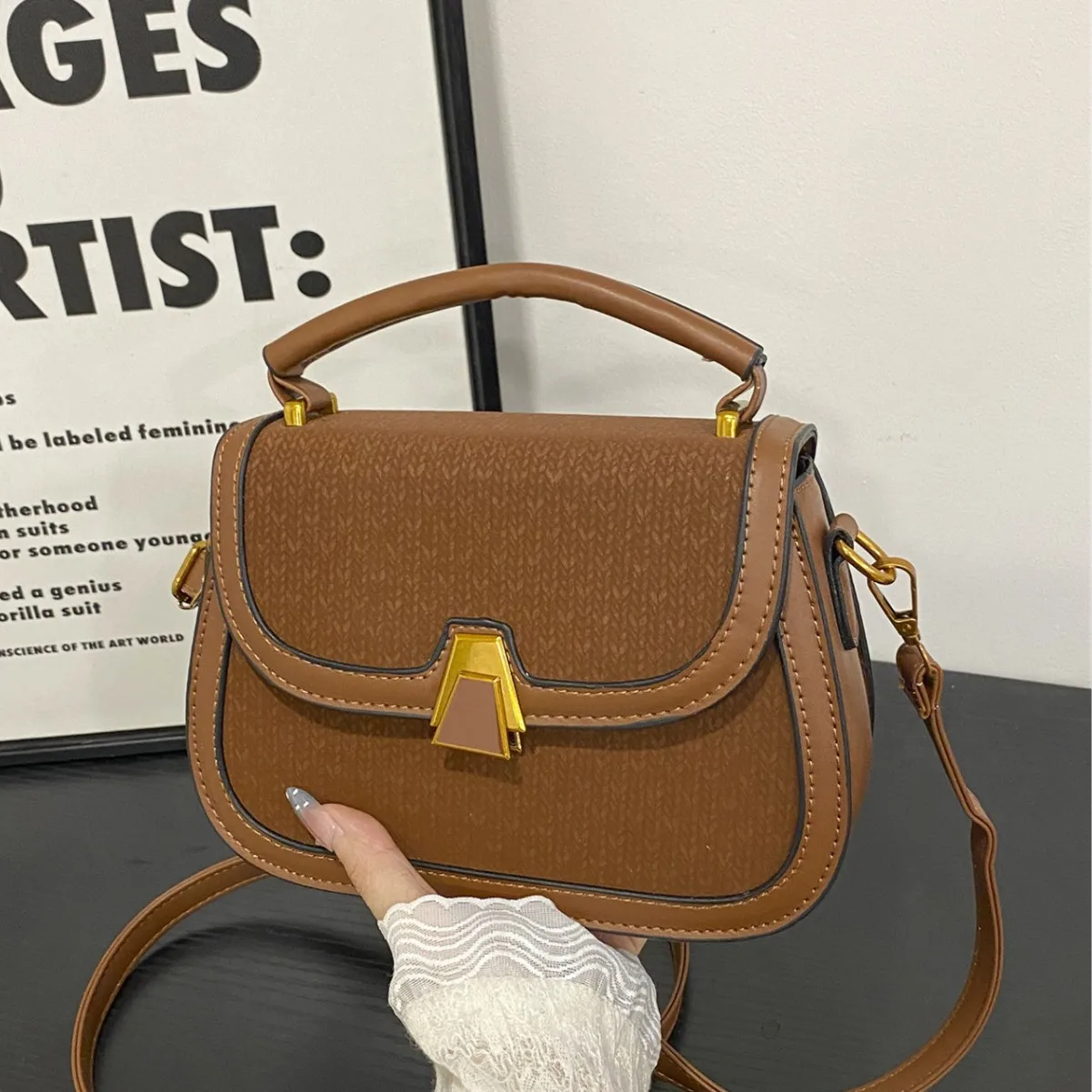 الشتاء شعبية بسيطة ريترو حقيبة صغيرة المرأة 2026 جديد مصمم التباين حقيبة يد المتقدمة ركاب Crossbody حقيبة مربعة صغيرة