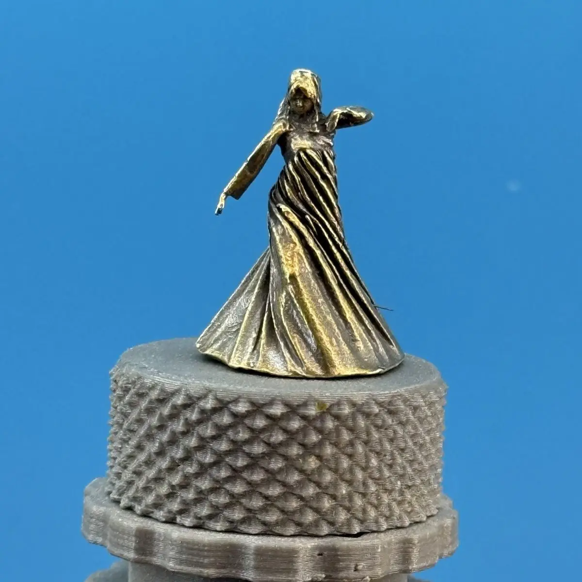 

3cm/1.18in Brass Tang Dancer Sculpture - Classical Zen Meditation Decor & Collectible Miniature ornament for Teahouse​