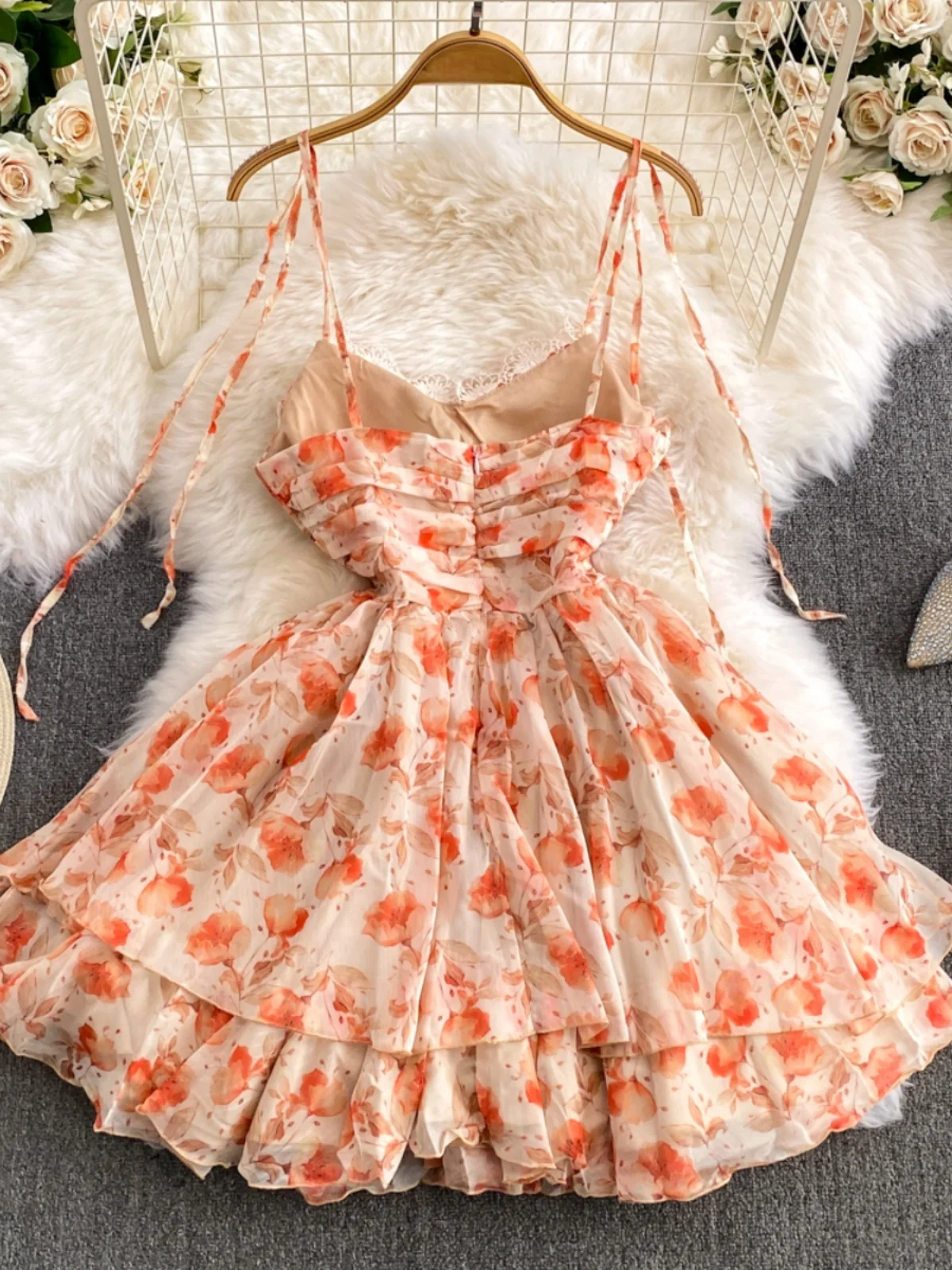 Vestido F Sem Mangas em Chiffon com Detalhes em Renda Floral Doce, Cintura Alta, Estilo A-line, Cor Laranja Vermelha