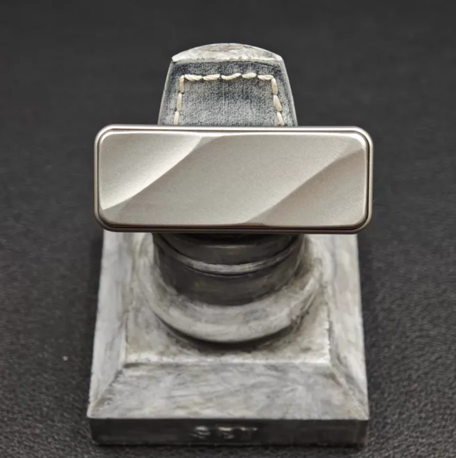 Used EDC Steel medicine pushing link back wave (brass squeaking class+peek section board) fidget slider decompression toy