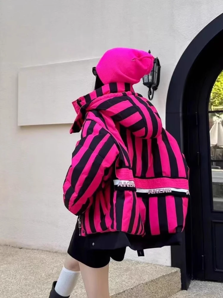 Gestreifte kurze Daunenjacke für Damen mit Kapuze, Maillard-Brot-Parkas, koreanische Freizeitkleidung, 90 % weiße Enten-Puffermäntel für Damen