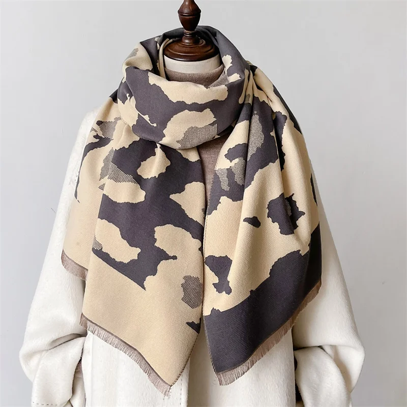 2024 Fashion Scarf Animal Leopard Pashmina Shawls Lady Wraps Cashmere Bufanda Female Scarves Winter Warm Blanket Thick Stoles