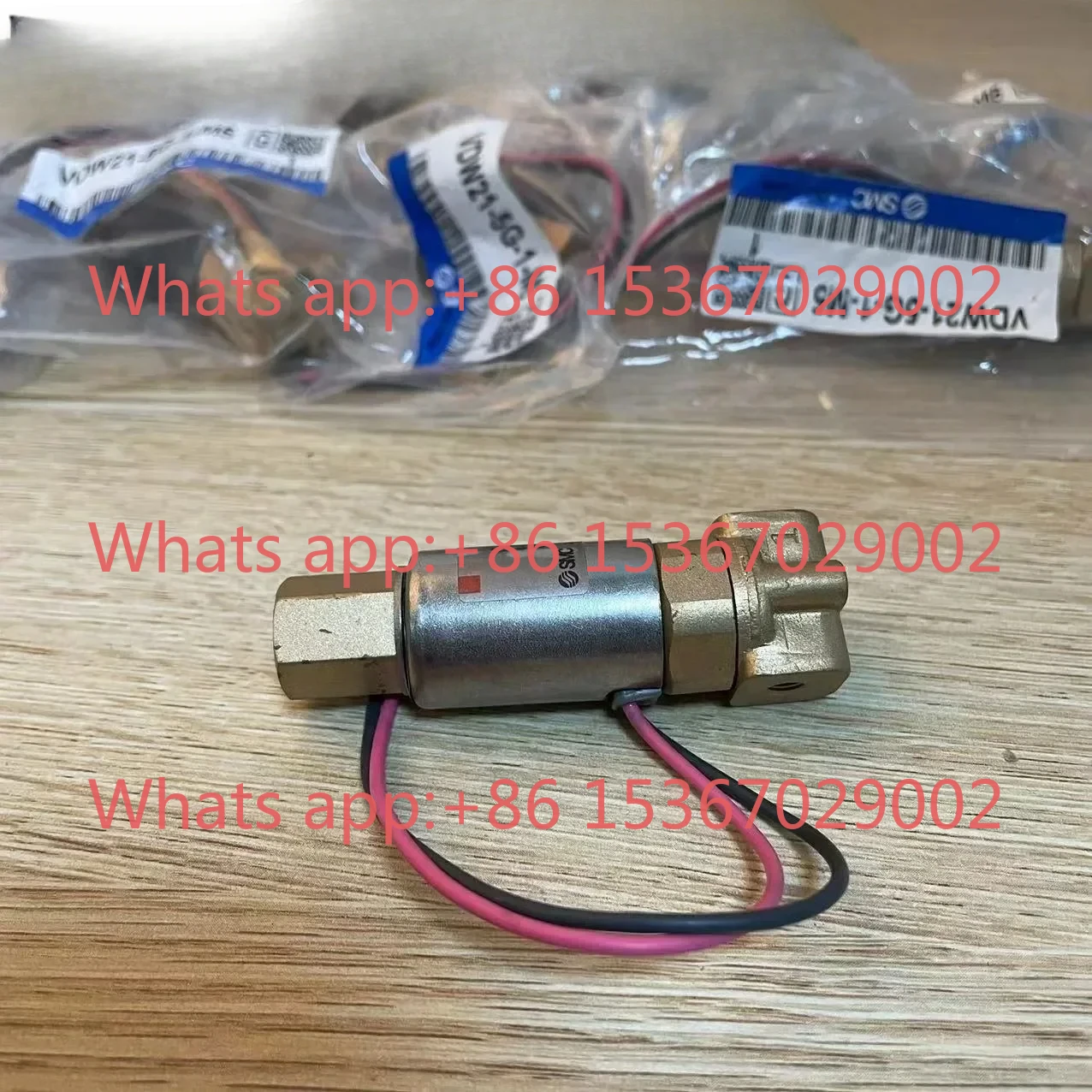 

SMC VDW21-5G-1-M5 Solenoid Valve