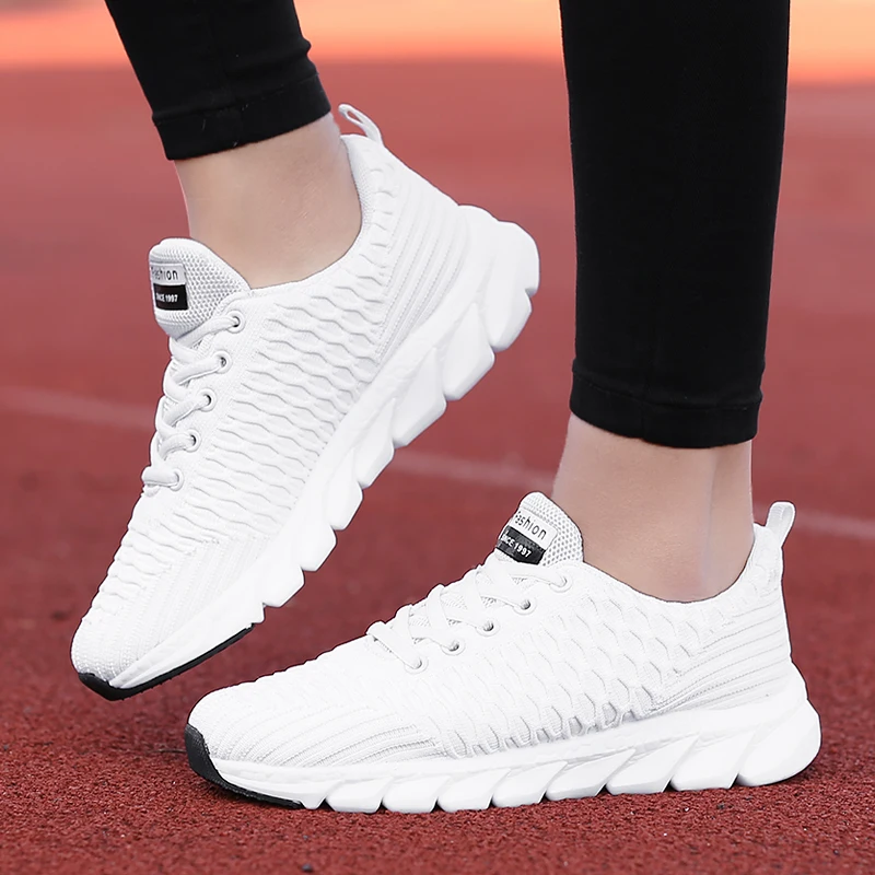 Moda kobiety trampki Mesh oddychające kobiety płaskie buty lekkie obuwie na co dzień panie sznurowane Deportiva Mujer Chaussures Femme