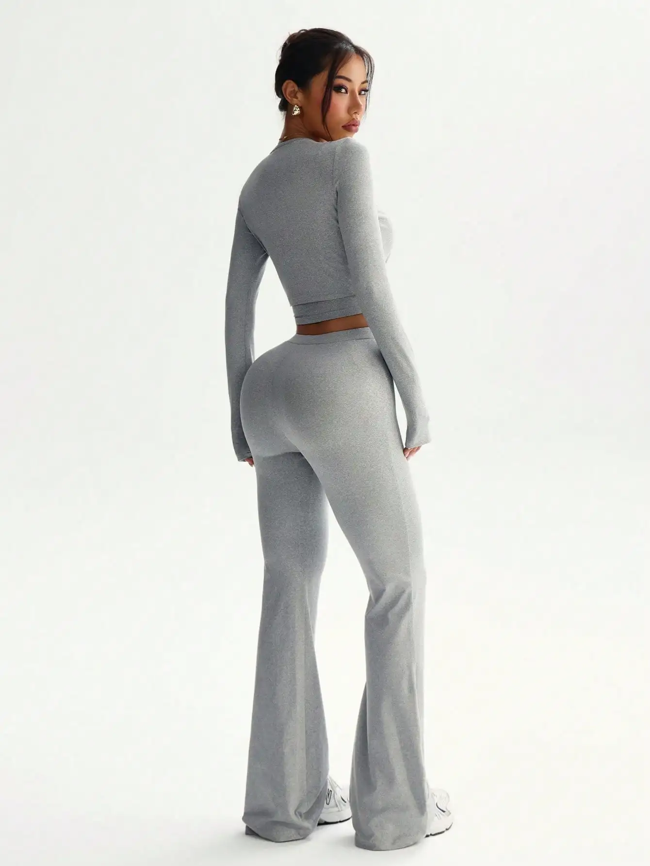 BWQ Conjunto de cárdigan, camisola y pantalones acampanados ajustados de color sólido minimalista de 3 piezas