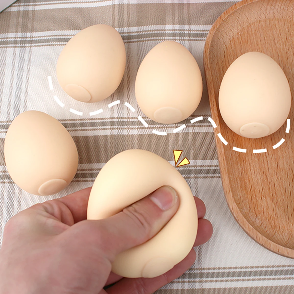 

Creative simulation of egg kneading, pressure relief and release, non shattering egg squeezing ball