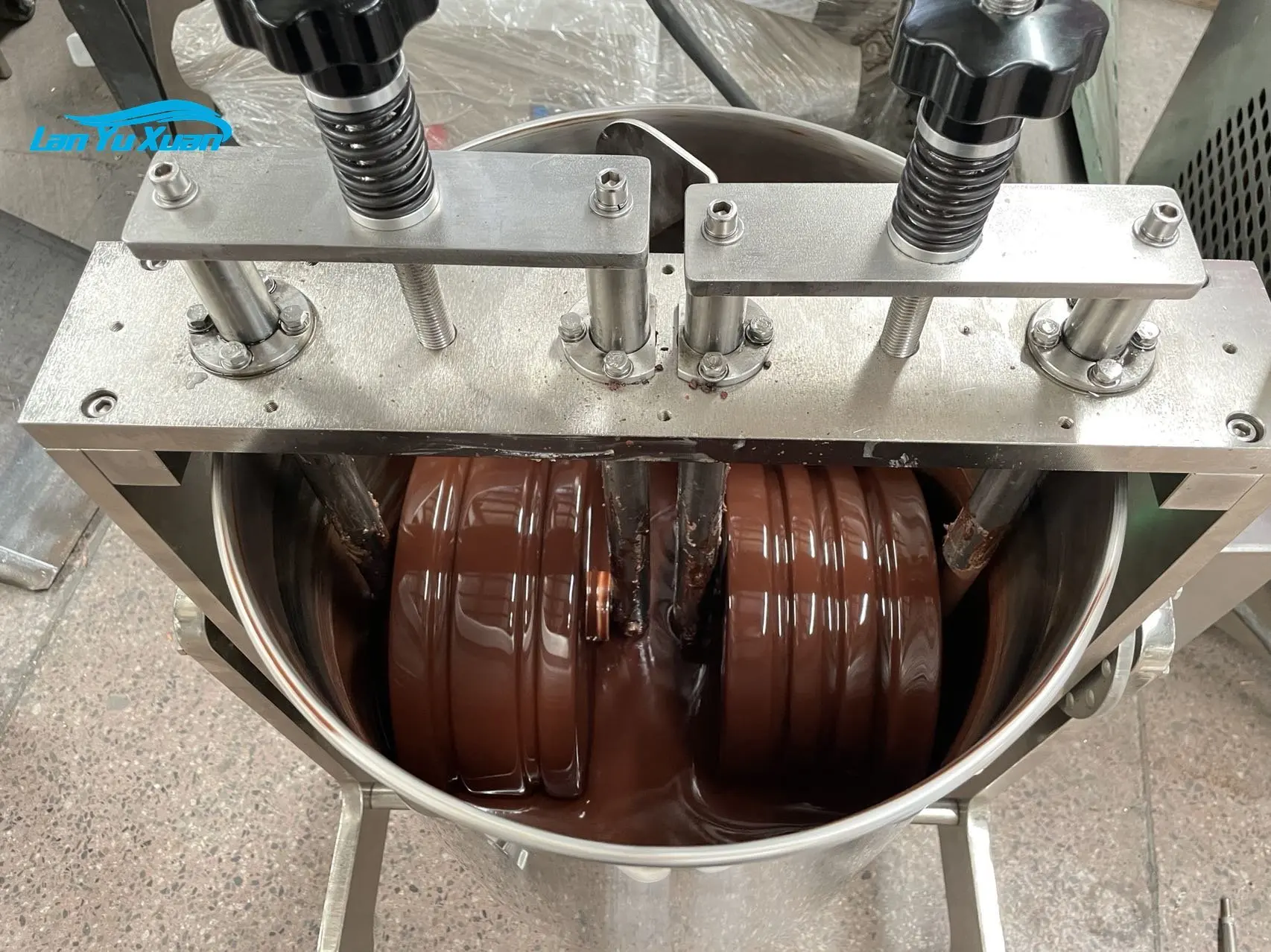 LST Best Seller Cocoa Processing Machine Chocolate Melanger 25L/60L/100L for Sale