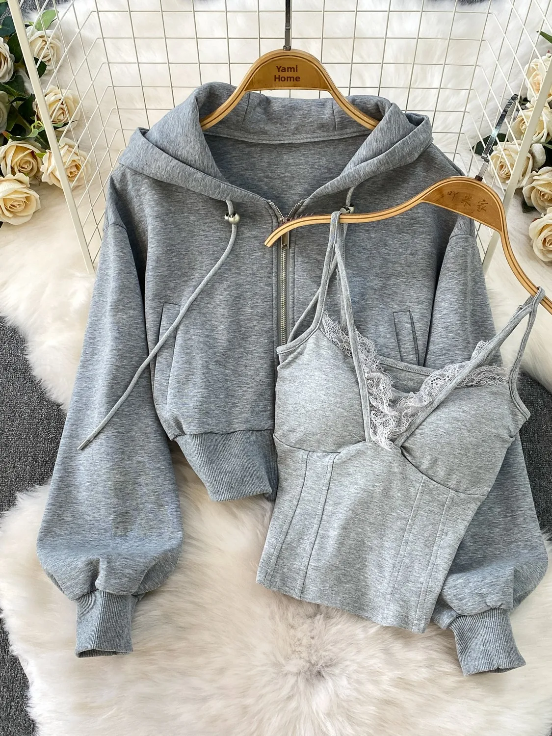 

Повседневный топ на молнии + сексуальный кружевной лоскутный комплект с v-образным вырезом Brtte, комплект из двух предметов, осень 2025 Faion, сексуальный комплект для подростков