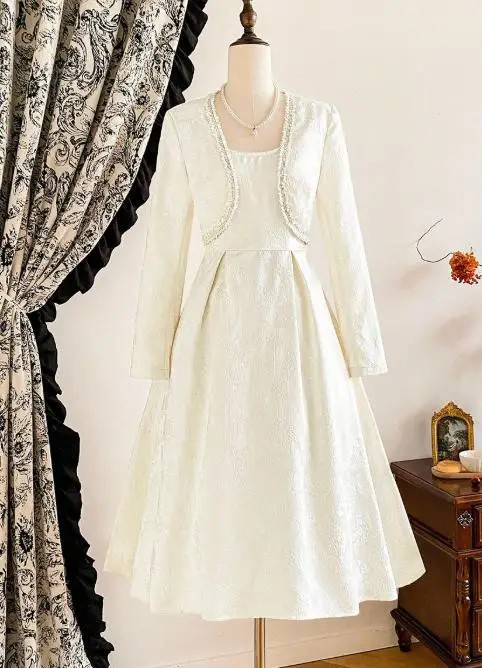 

Fashionable and elegant temperament small coat vest dress set for autumn and winter 2025 new dress set for women's wear