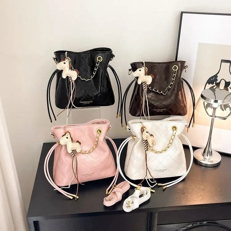

Simple Classic Diaper Bag with Elegant Solid Color Easily Matches Any Outfit for Both Mothers and Fathers