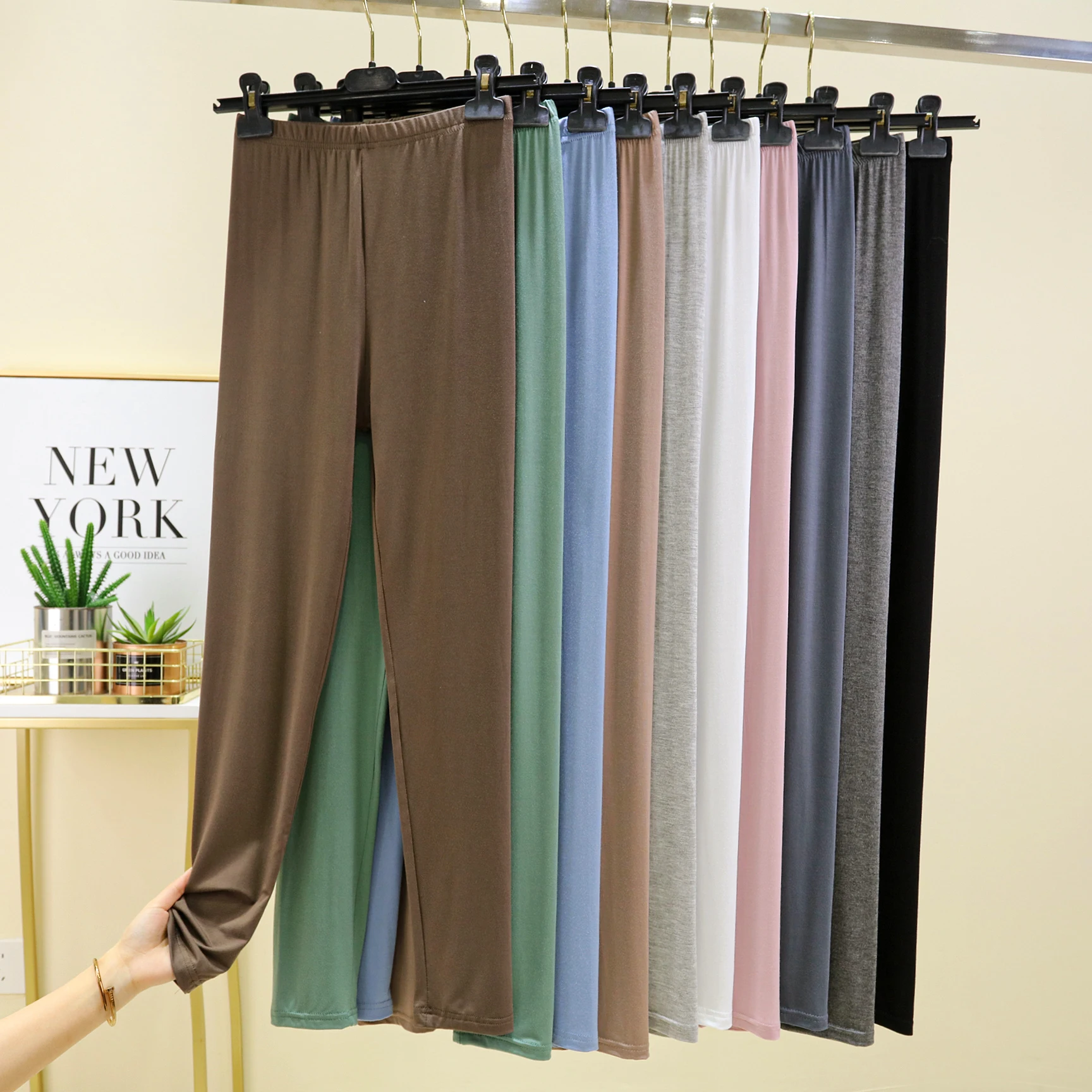 طماق امرأة الخلفية زيبر الصالة الرياضية رفع الملابس المتضخم الملونة الورك في الهواء الطلق رسالة غسلها الشارع الشهير عداء ببطء التحكم في البطن