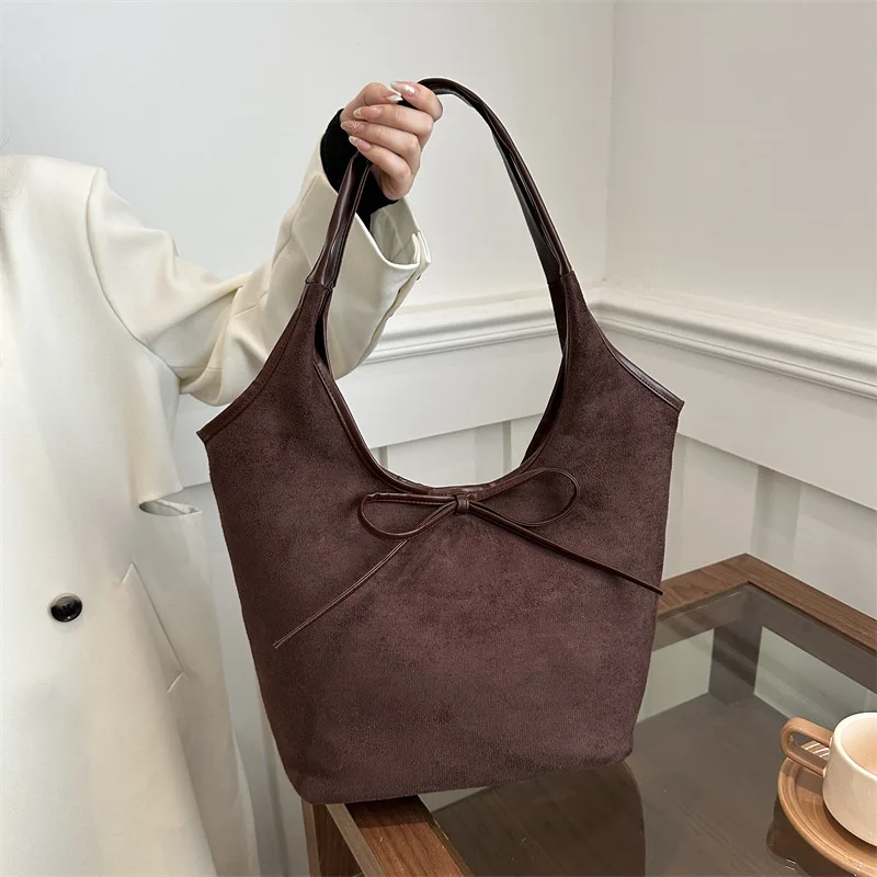 Borsa sottobraccio smerigliata retrò di vendita calda per donna Borsa a secchiello nuova primavera 20225, borsa tote a spalla singola casual di grande capacità
