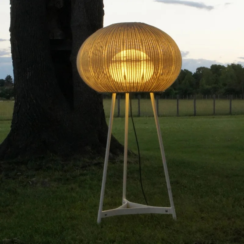 Villa courtyard floor lamp hotel restaurant poolside outdoor waterproof lamp garden lawn modern simple landscape lamp