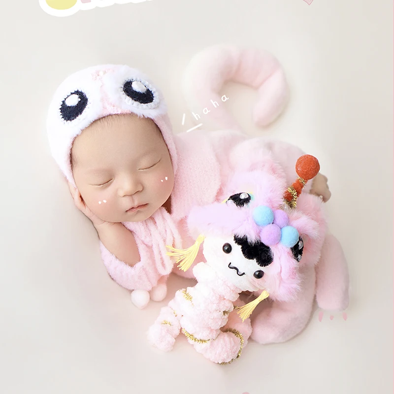 Lovely Snake Year Themed Baby Photography Clothing Newborn Photo Knitted Cartoon Outfit With Snake Tail Baby Photo Accessories