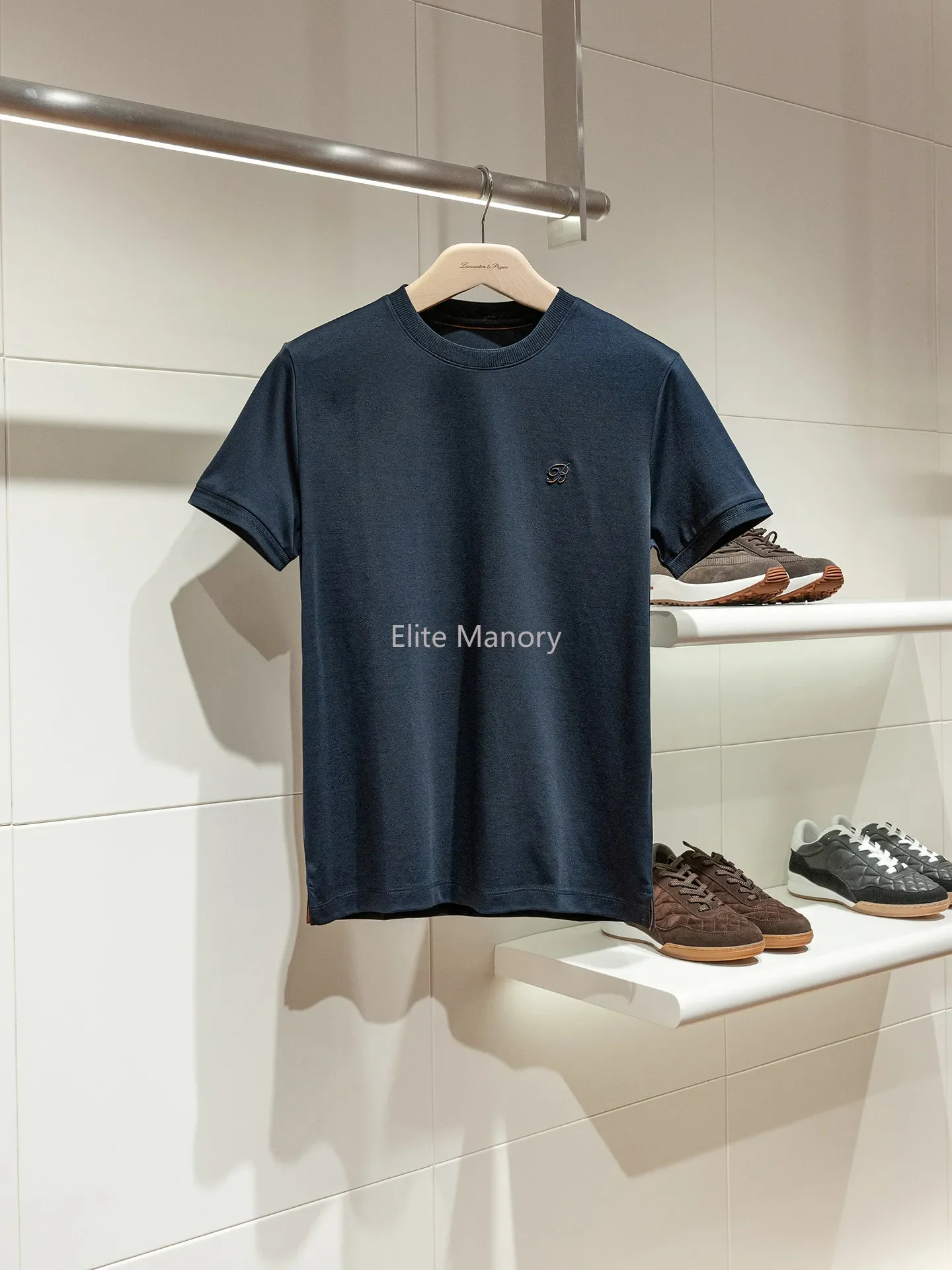 [Indulge in silky smoothness] High-end Modal cotton blend cool and comfortable, round neck embroidered short-sleeved T-shirt