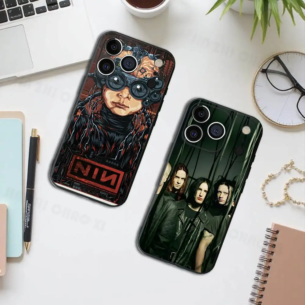 Capa de Silicone Macia N-Nine-inch N-Nails Preta para iPhone 17 16 15 14 13 12 11 Pro Max Plus XS XR