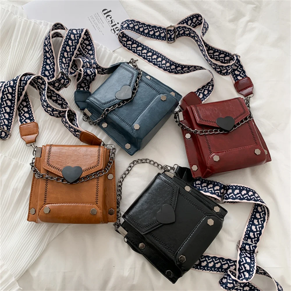 Women's Retro Oil Wax Shoulder Bags Chain Buckle Double Layer Crossbody Bag Large Capacity Mobile Phone Bag Female Messenger Bag