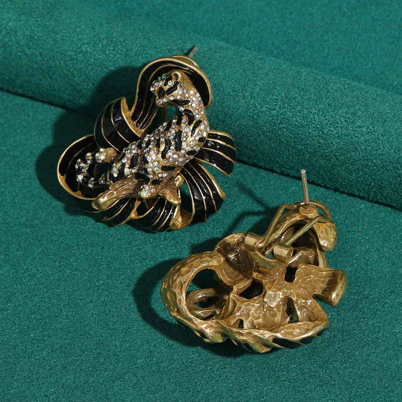 خمر الأسود المينا ليوبارد وأقراط Bowknot العتيقة الذهب اللون الفاخرة جودة مجوهرات اكسسوارات للنساء 2025 جديد