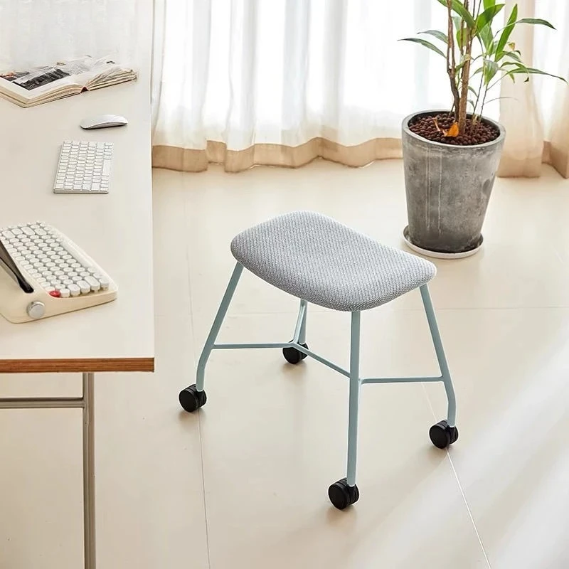 Simple Office Leisure Chair Movable Pulley Stool Creative Wheel Chairs Desk Dressing Stools Coffee Shop Restaurant Soft Chairs