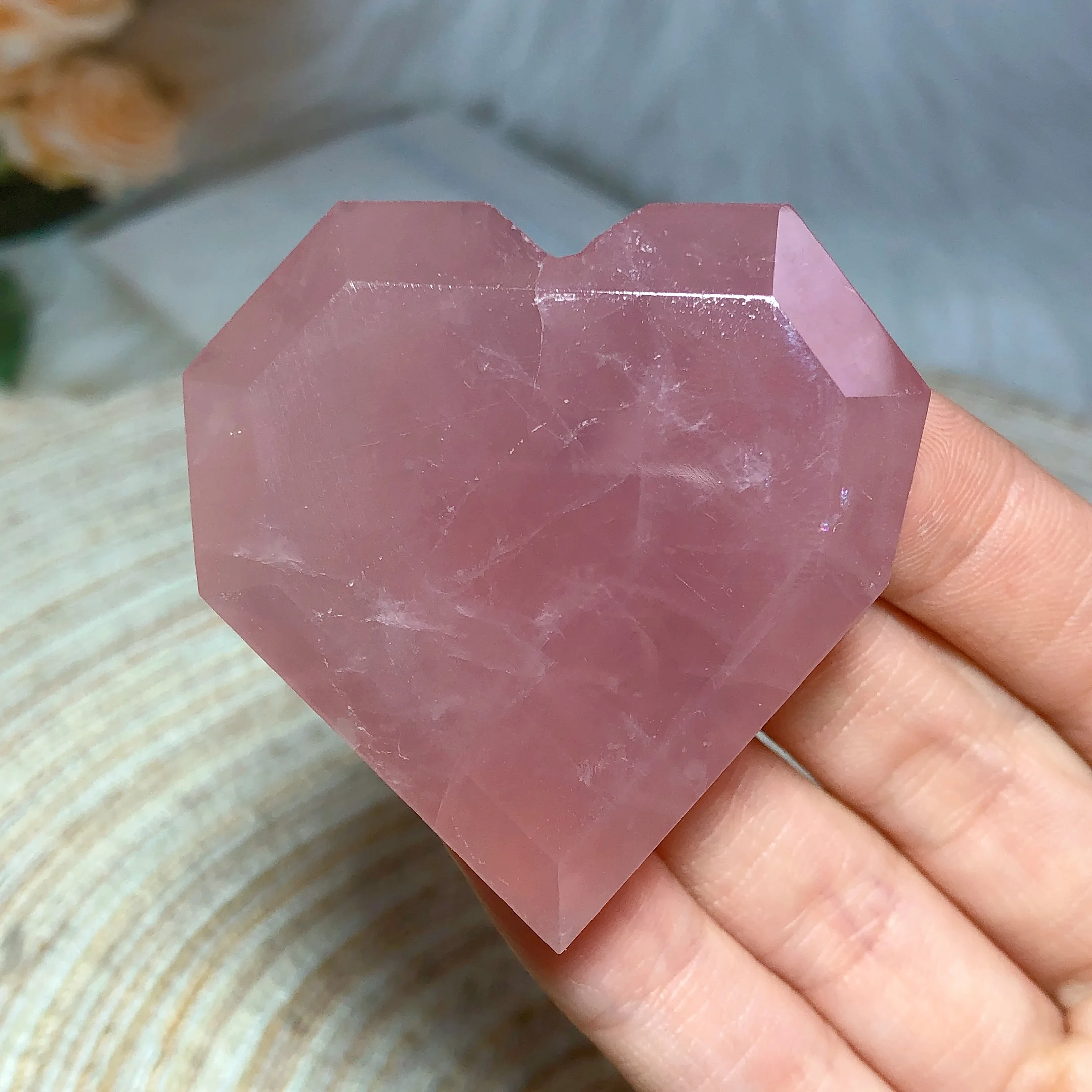 

Natural Crystals Rose quartz Faced Heart Flash Healing High Quality Wholesale Room Decor Home Decoration Mineral Ornament