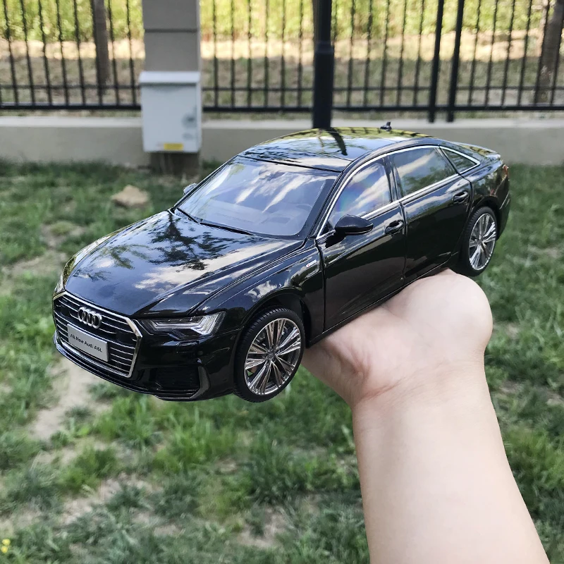 1:18 2019 for Audi A6L car alloy car model gift collection display ornaments for friends and relatives