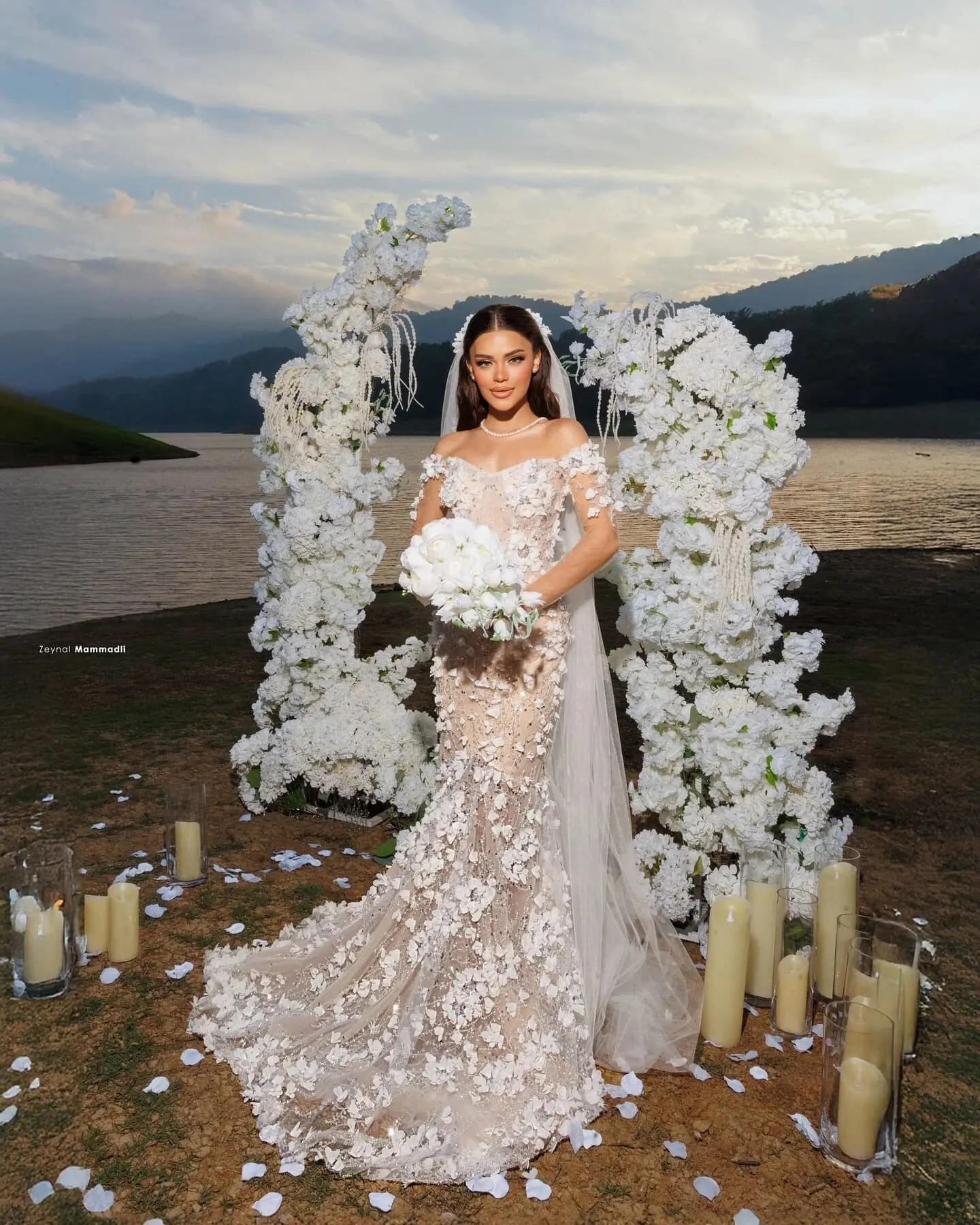 Customized Illusion Floral Lace Wedding Dress 2026 Off the Shoulder Long Sleeve Bridal Gown Beaded Fishtail robe de mariage