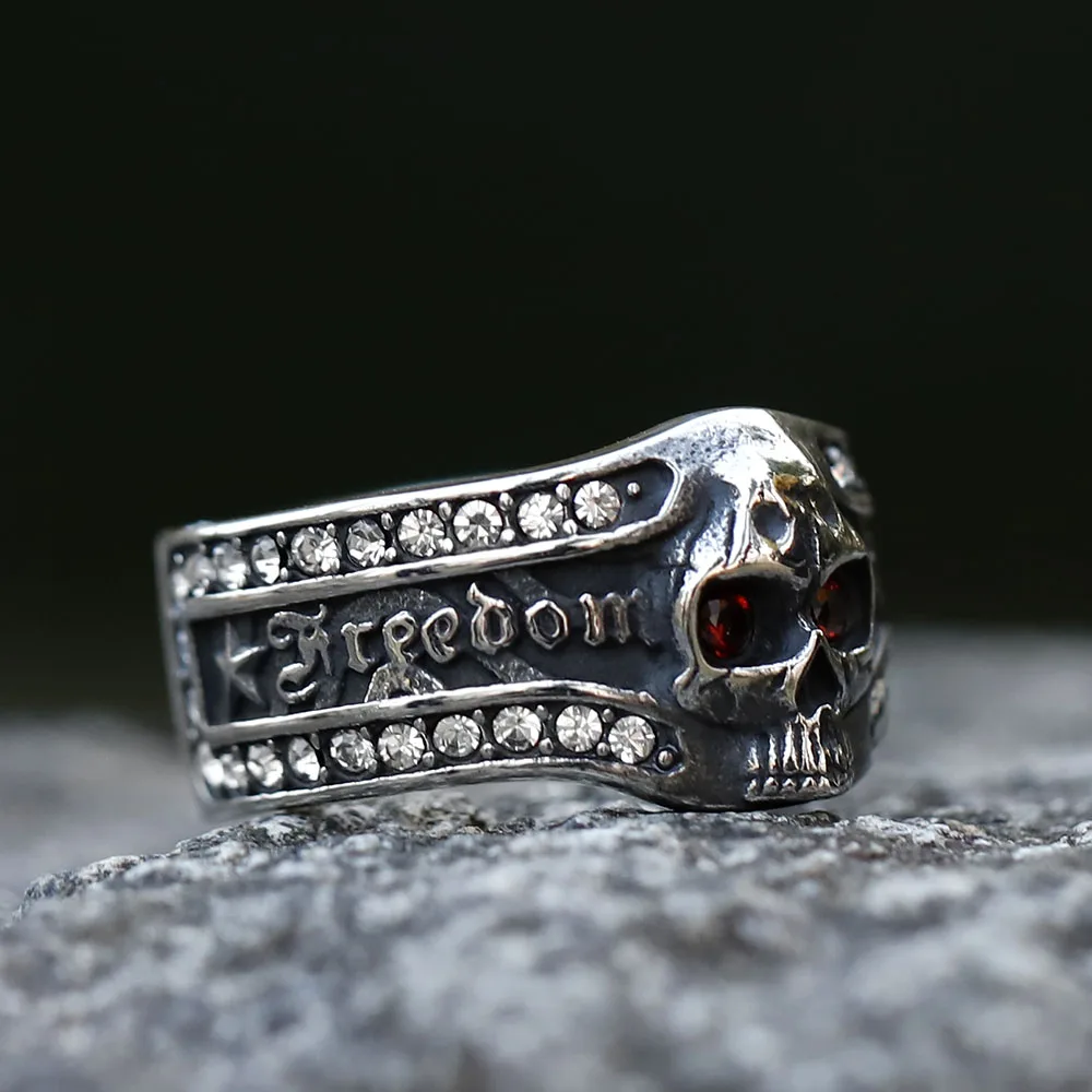 2022 NEW Men\'s 316L stainless steel ring Red eyes skull Ring For Men fashion with White zircon Halloween Jewelry free shipping