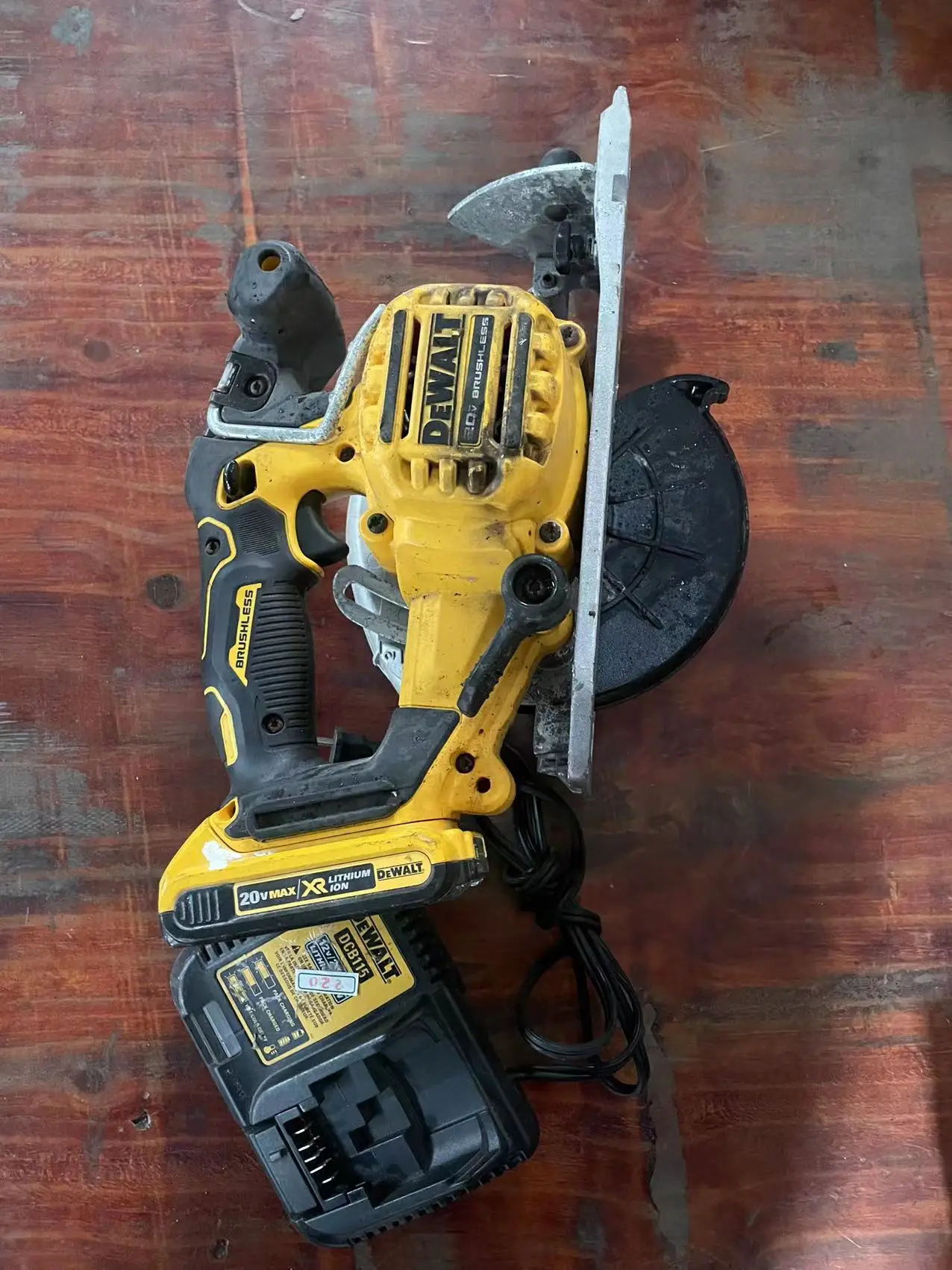 DeWalt DCS565 20V Cordless 6 1/2\