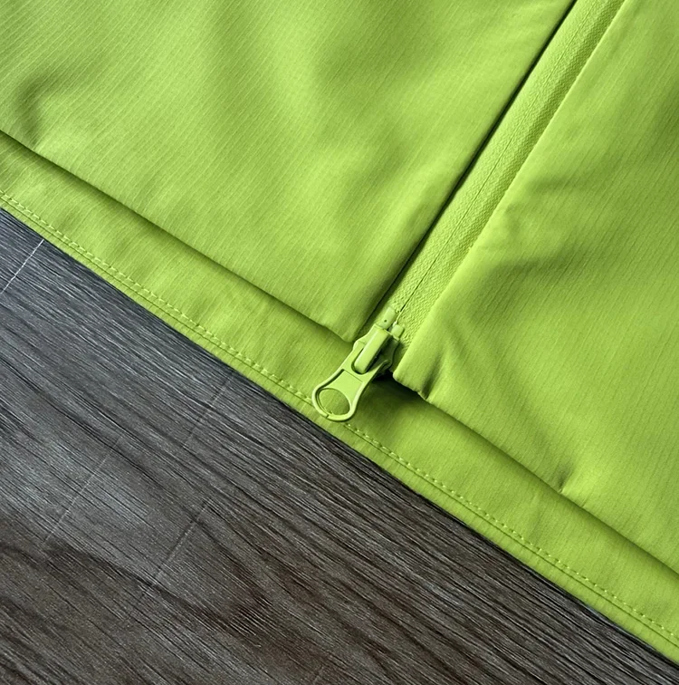 Unisex Windbreaker-Jacke mit Kapuze in Unifarbe – Leichte Reißverschluss-Oberbekleidung für Herbstfahrten und Outdoor-Aktivitäten – Detail 27
