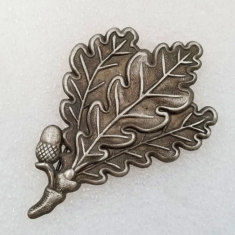 WW2 GERMAN Medal ARMY SNIPER OAK LEAF METAL CAP BADGE Knights Cap Badge Brooch