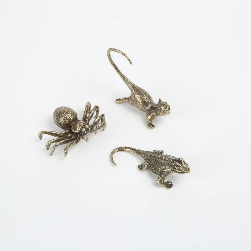 

Solid Spider Lizard Zodiac Mouse Long Tail Ornament Creative Desktop Personality Miniature Handheld Piece Wholesale