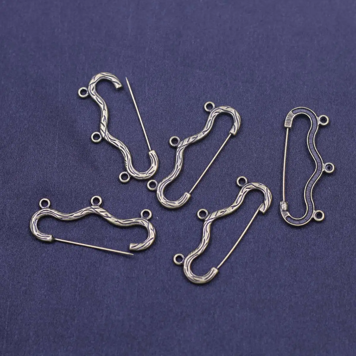 Brooches Bow 3 Holes Wave Art Archer Metal Connectors Safety Pins Bronze Tone Jewelry DIY Making Findings 46mm