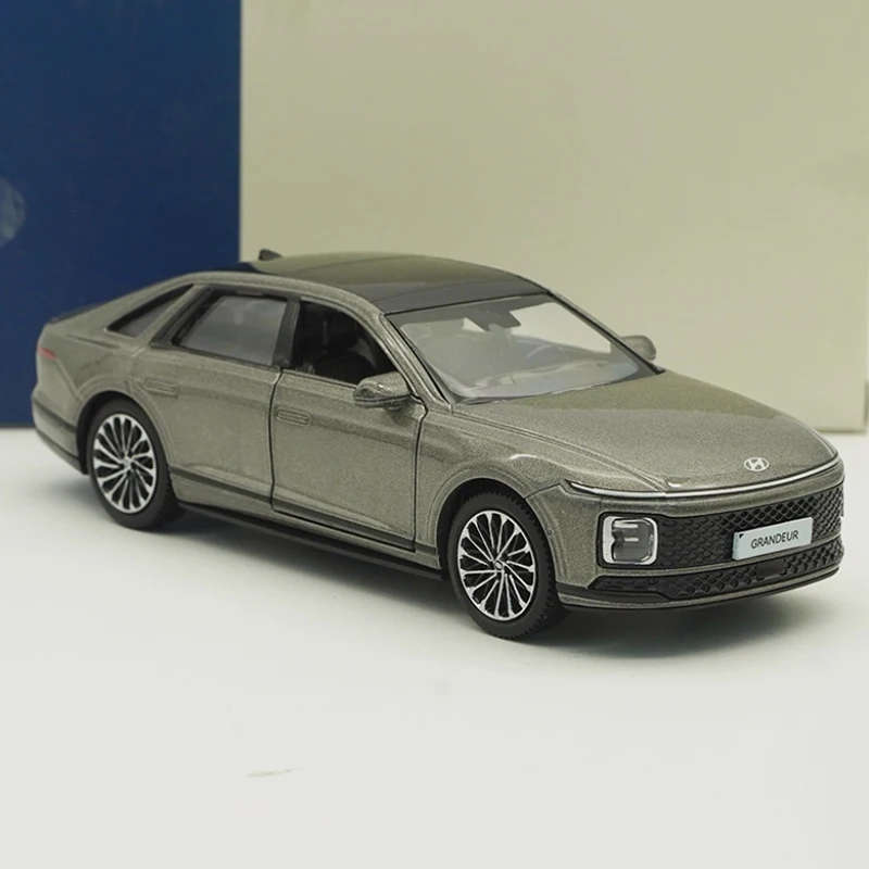 Moulé sous pression 1:38 échelle GRANDEU R tirer voiture alliage Simulation modèle de voiture adulte enfants passe-temps Collection décoration garçon cadeau affichage