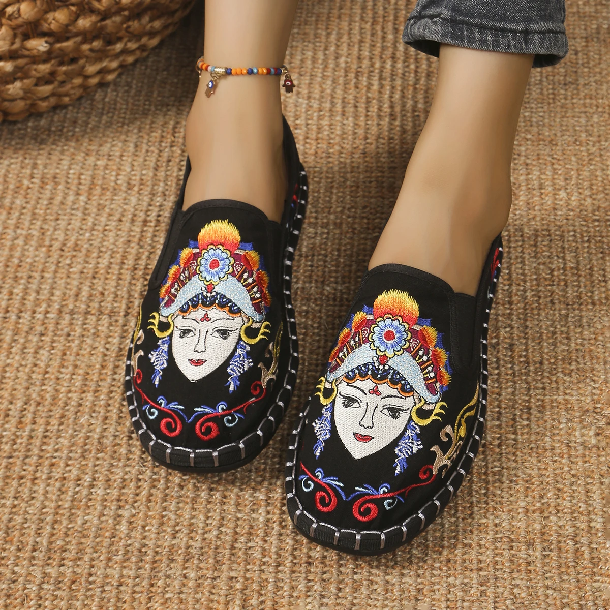 Cloth Shoes Old Beijing  Embroidery Flower Social Guy Male Moccasin-Gommino Student Casual Shoes Fashion National Chinese Style