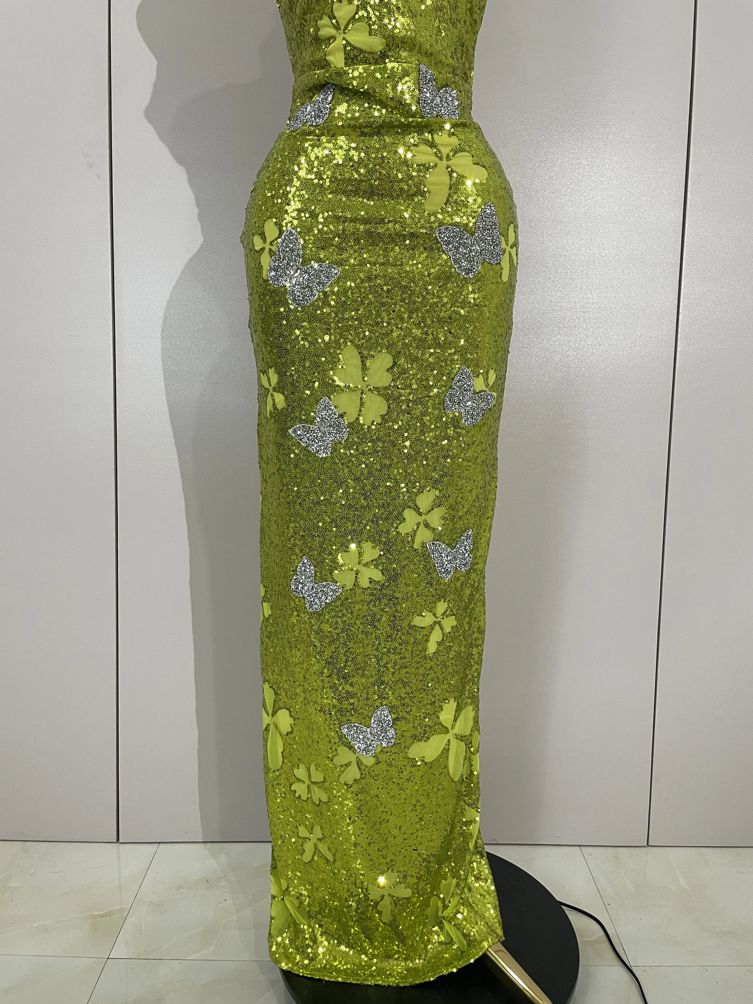 Elegancka, błyszcząca, kryształowa, seksowna sukienka bodycon z dekoltem typu halter, długa, w kolorze zielonym, damska, na wieczór, urodziny, wesele, dla gościa.